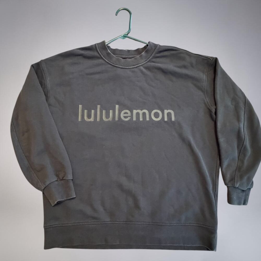 Lululemon Spell out Crew Sweatshirt Oversized. Best for a Medium.